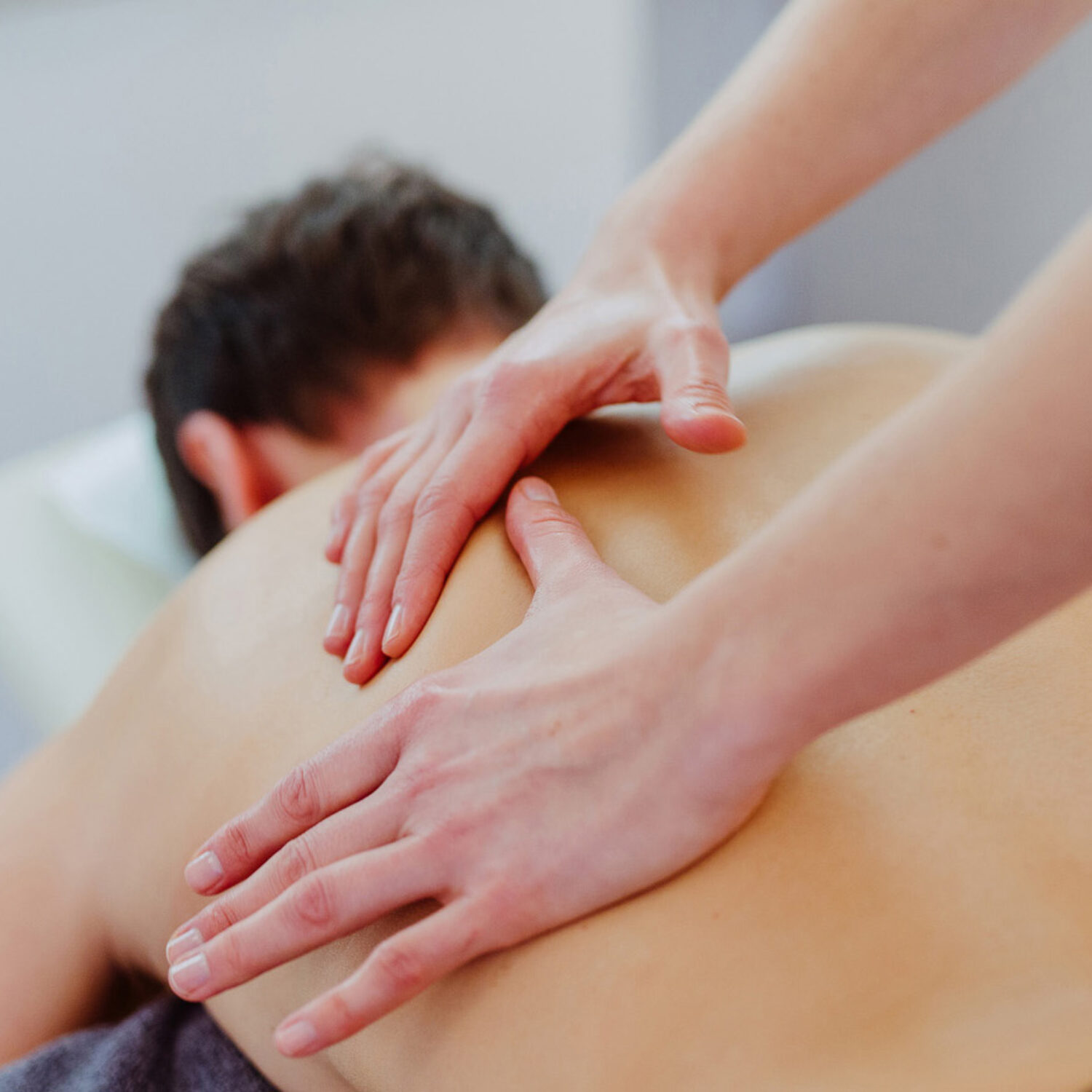 Hände Physiotherapie Krefeld Rücken